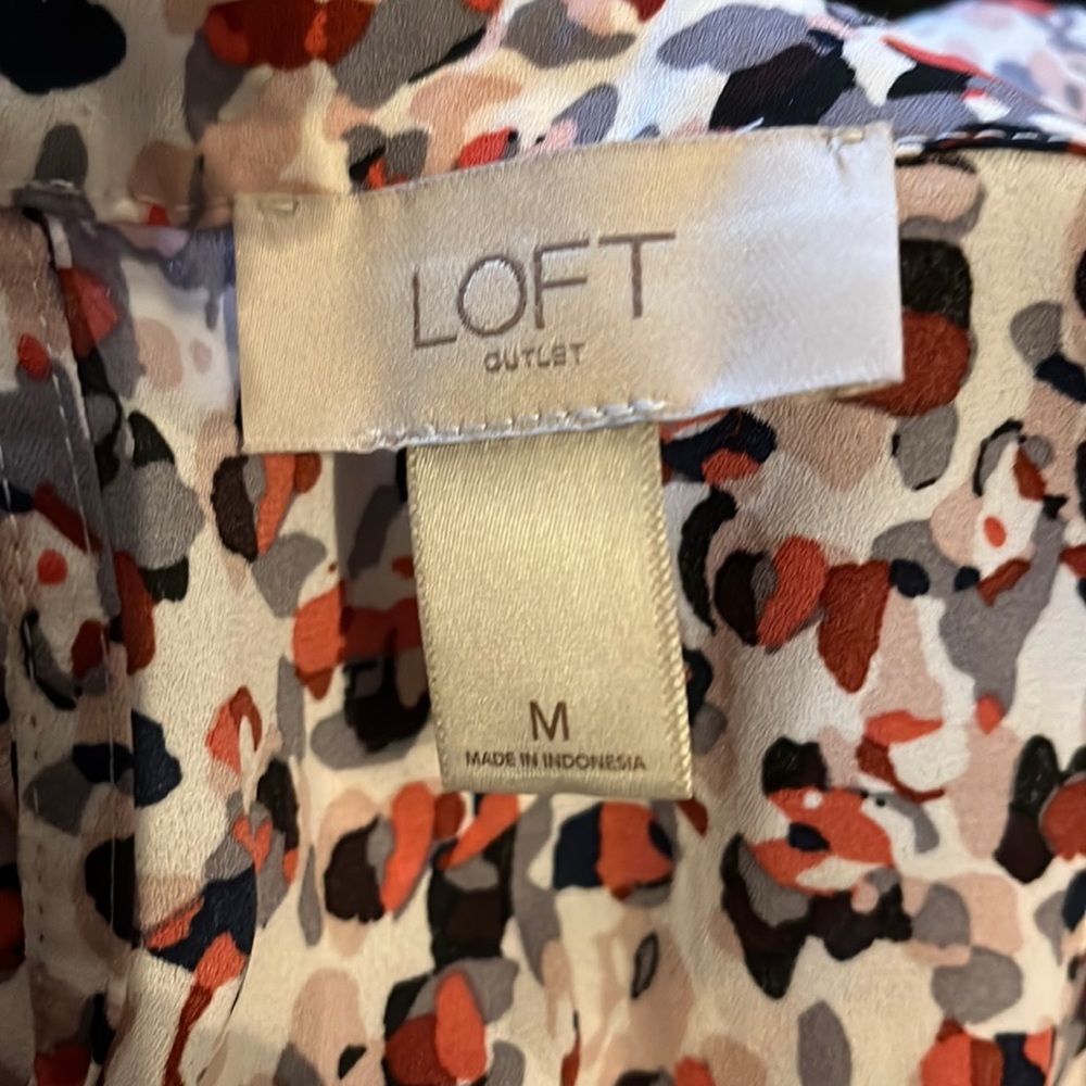 Loft Blouse Size Medium - image 4